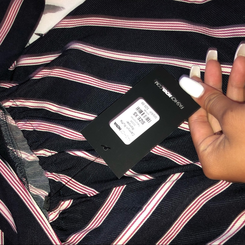 FASHION NOVA RUFFLE ROMPER - Picture 4 of 4